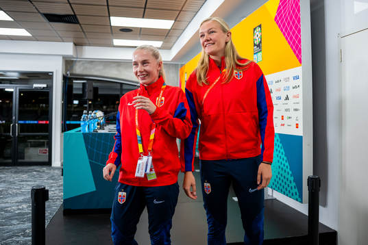 Thea Bjelde and Frida Maanum of the Norwegian women’s