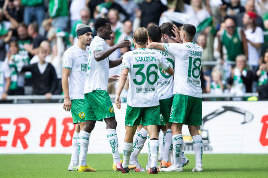 Hammarbys Adi Nalic jublar med lagkamrater