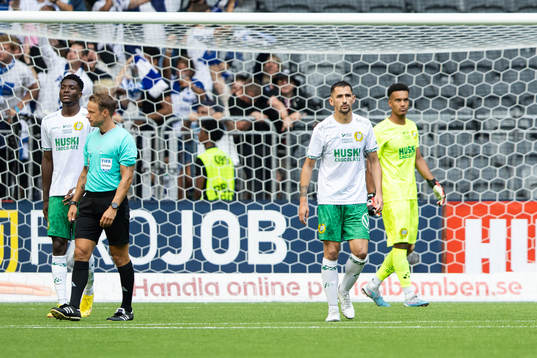Hammarbys Nathaniel Adjei, Loret Sadiku och målvakt Oliver