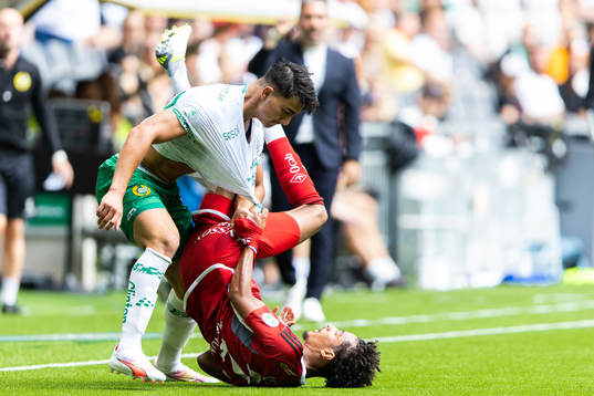 Hammarbys Jusef Erabi och IFK Norrköpings Jesper Ceesay