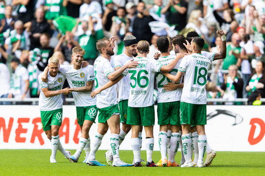 Hammarbys spelare jublar