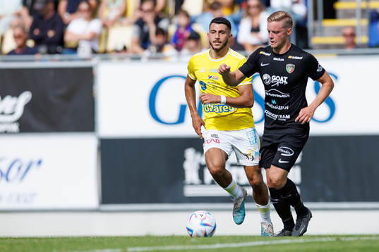 Falkenbergs Leonardo Farah Shahin och Ariana FCs Stefan