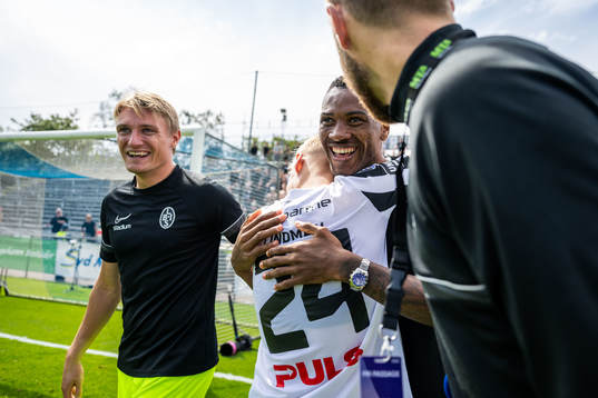 Landskronas målvakt Svante Hildeman, Emil Lindman och