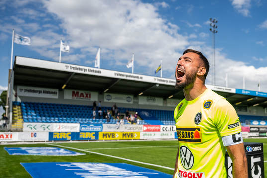 Landskronas målvakt Amr Kaddoura jublar