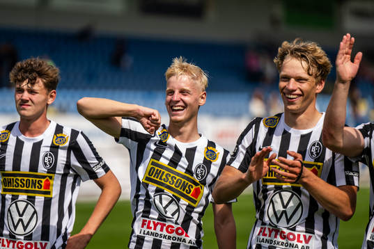 Landskronas Emil Lindman jublar