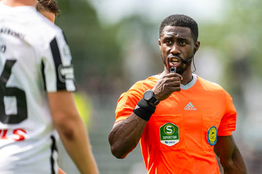Domare Fredrik Oppong