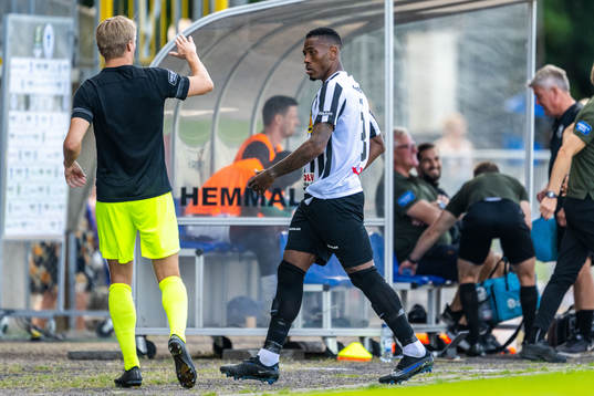 Landskronas målvakt Svante Hildeman och Samuel Kotto