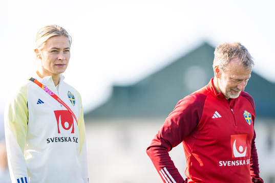 Fridolina Rolfö and physiotherapist Pontus Ekblom of the