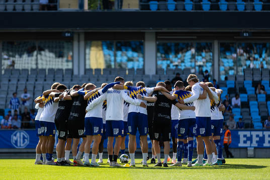 IFK Göteborgs spelare samlade innan fotbollsmatchen i