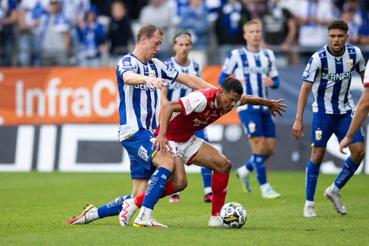 IFK Göteborgs Adam Carlén och Kalmars Romario Pereira