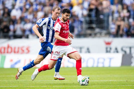 IFK Göteborgs Adam Carlén och Kalmars Deniz Hummet