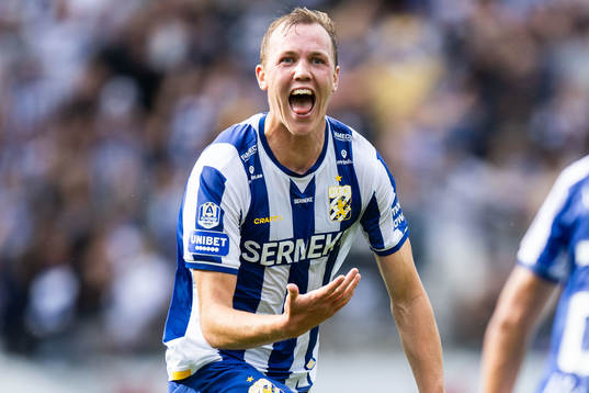 IFK Göteborgs Adam Carlén jublar