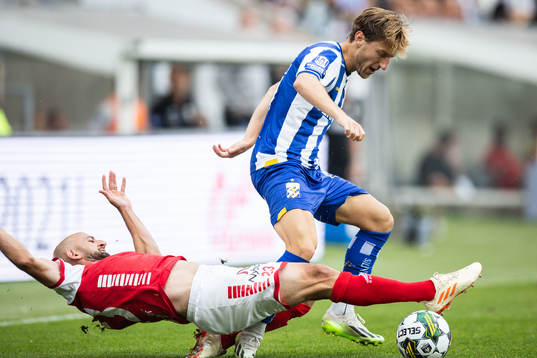 IFK Göteborgs Arbnor Mucolli och Kalmars Robert Gojani