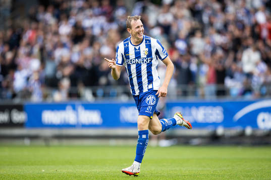 IFK Göteborgs Adam Carlén jublar