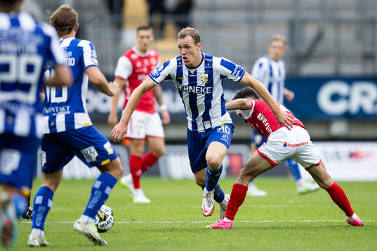 IFK Göteborgs Adam Carlén och Kalmars Noah Shamoun