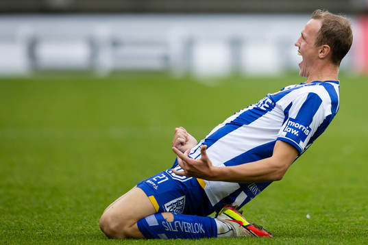 IFK Göteborgs Adam Carlén jublar
