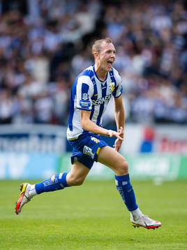 IFK Göteborgs Adam Carlén jublar
