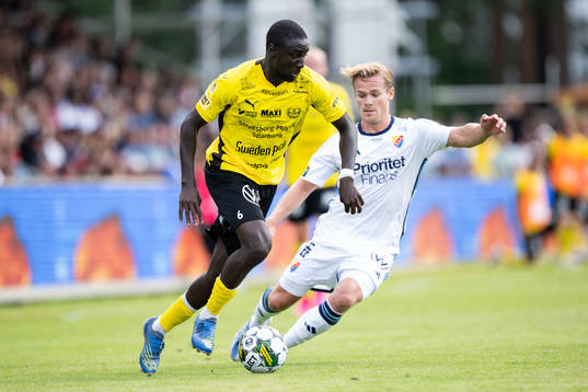 Mjällbys Seedy Imam Jagne och Djurgårdens Hampus Finndell