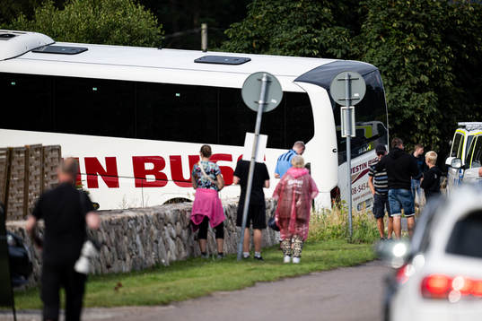 Djurgårdens supporterbuss i diket