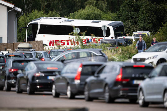 Djurgårdens supporterbuss i diket