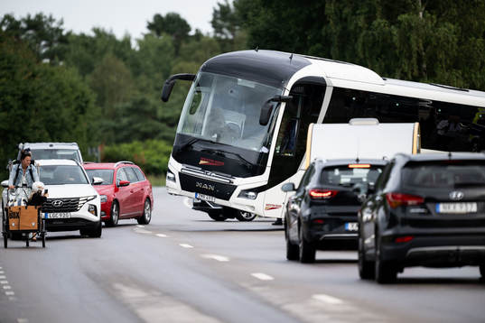 Djurgårdens supporterbuss i diket