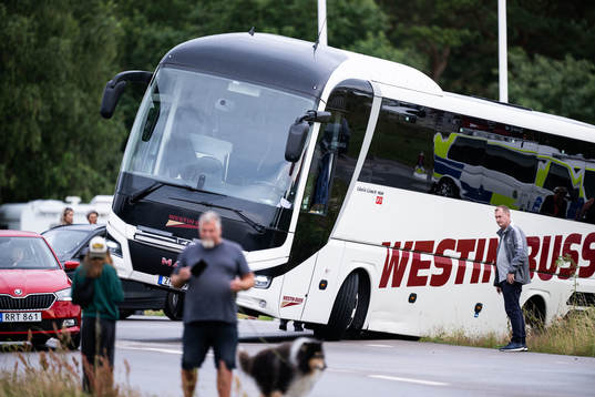 Djurgårdens supporterbuss i diket