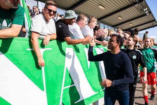 Västerås SKs tränare Kalle Karlsson jublar