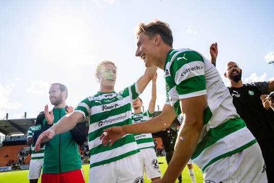 Västerås SKs Herman Magnusson och Simon Gefvert jublar
