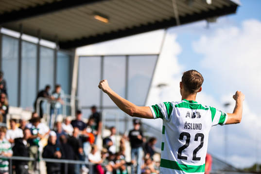 Västerås SKs Patric Åslund jublar