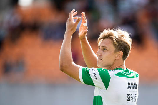 Västerås SKs Simon Gefvert jublar