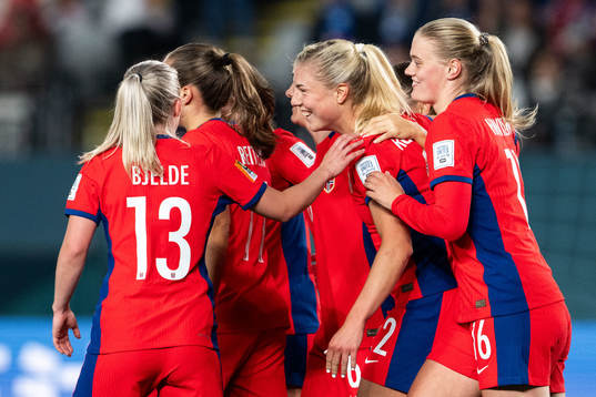 Sophie Román Haug of Norway celebrates with team mates