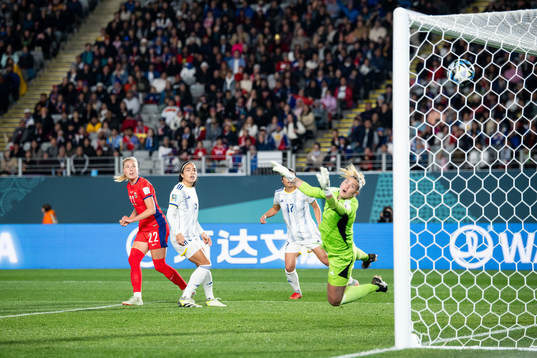 Sophie Román Haug of Norway scores 2-0