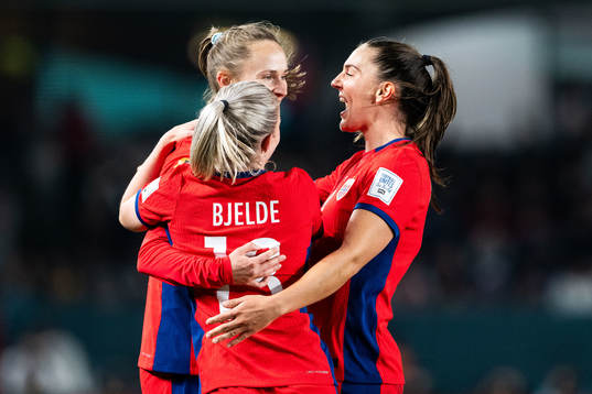 Caroline Graham Hansen of Norway celebrates with Thea