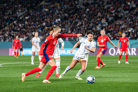 Caroline Graham Hansen of Norway and Angela Beard of Norway