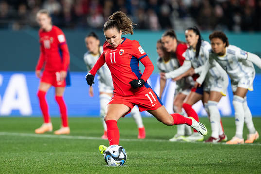 Guro Reiten of Norway scores 5-0