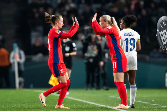 Caroline Graham Hansen and Anna Langås Jøsendal of Norway