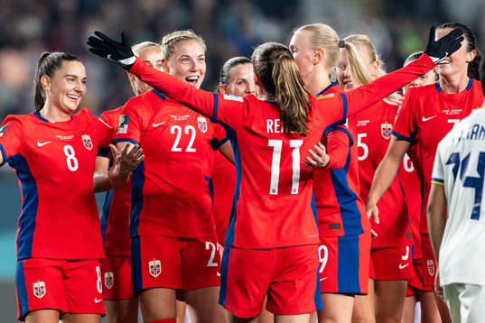 Sophie Román Haug of Norway celebrates with team mates