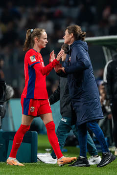 Caroline Graham Hansen and Ingvild Stensland, assistant