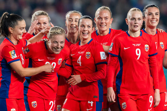 Sophie Román Haug of Norway celebrates with teammates