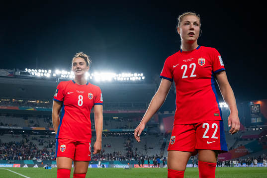 Vilde Bøe Risa and Sophie Román Haug of Norway
