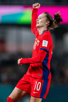 Caroline Graham Hansen of Norway celebrates