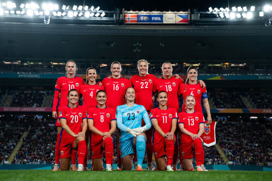 The starting eleven of Norway pose for a team photo