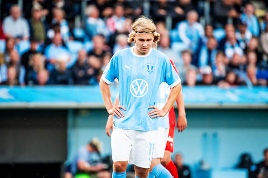Malmö FFs Sebastian Nanasi deppar
