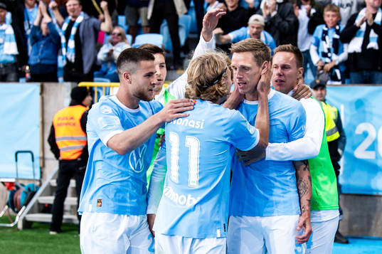 Malmö FFs Søren Rieks jublar med lagkamrater