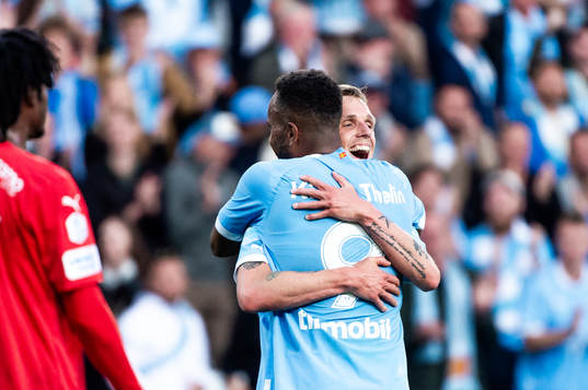 Malmö FFs Isaac Kiese Thelin och Søren Rieks jublar