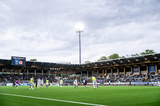 AIKs spelare värmer upp
