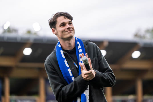 Sirius Jamie Roche tackas av