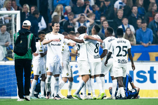 AIKs spelare jublar