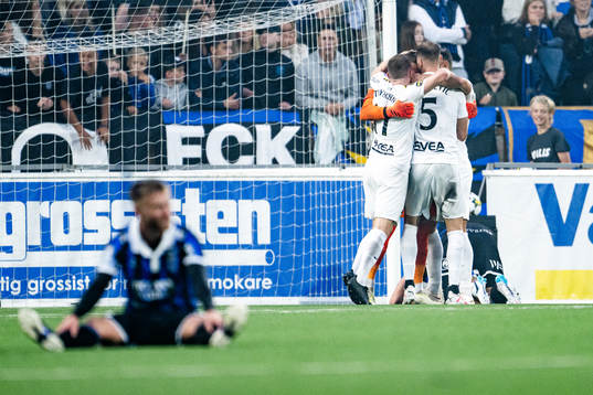 AIKs målvakt Kristoffer Nordfeldt, Mads Døhr Thychosen
