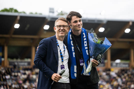 Sirius Jamie Roche tackas av